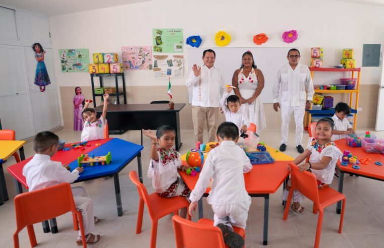 .huacho Díaz cumple a estudiantes del preescolar “Cuitláhuac”, de Tixcacal