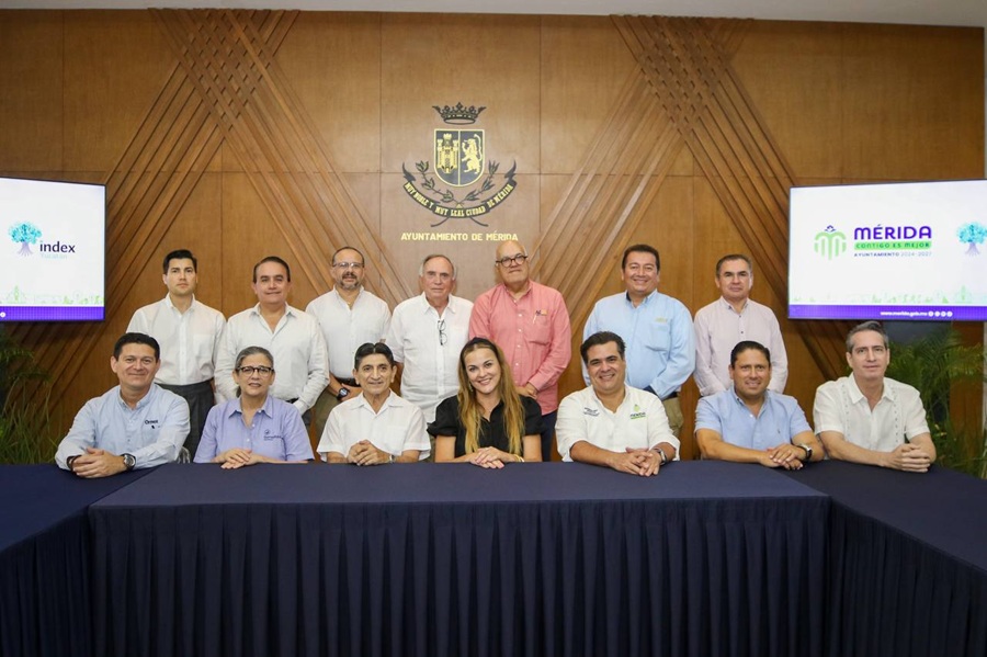 Cecilia Patrón se reunió con la directiva de INDEX Yucatán