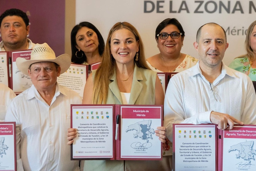 Firma Cecilia Patrón el Convenio de Coordinación Metropolitana de Mérida