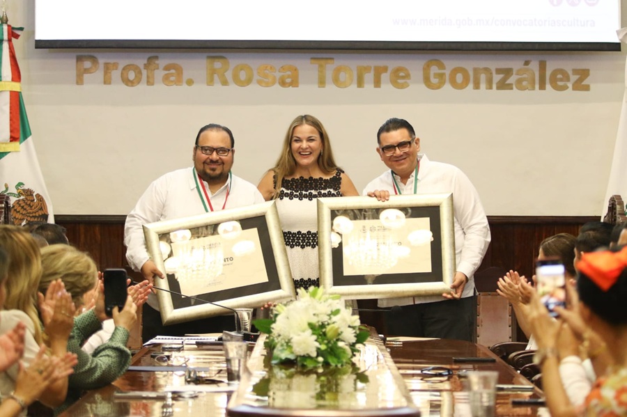 Cabildo de Mérida entrega la medalla Héctor Herrera “Cholo” 2025 a Dzereco y Nohoch