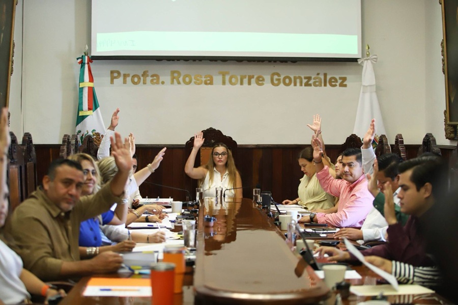 El Cabildo de Mérida designa a dos nuevos cronistas de la capital yucateca