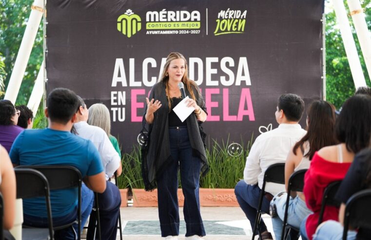 Cecilia Patrón dialoga con la comunidad universitaria