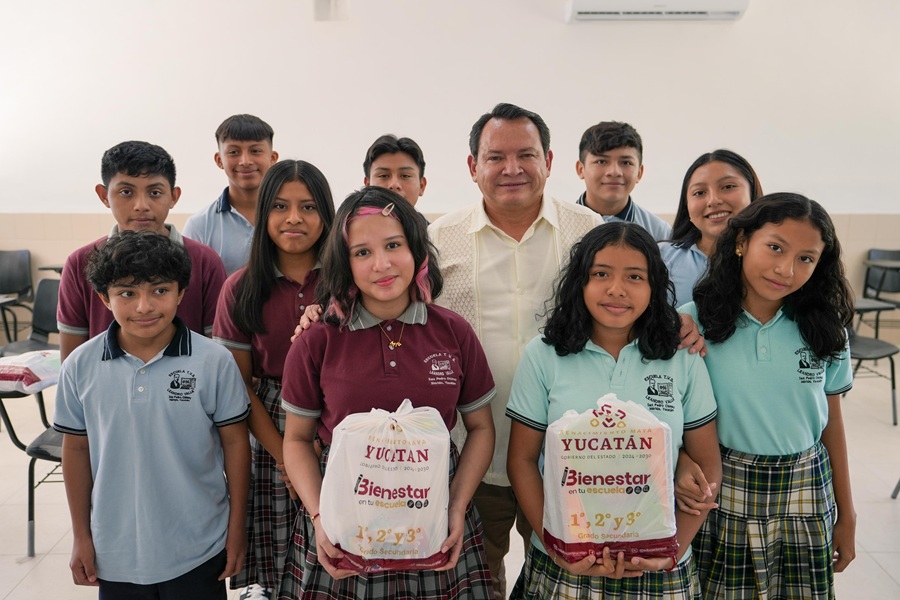 El Gobierno del Renacimiento Maya transforma escuelas de Yucatán