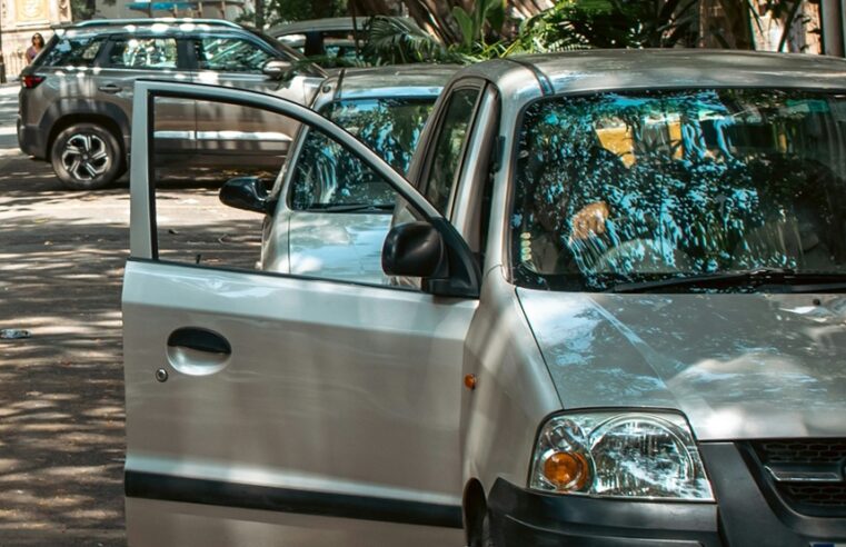 Detendrán a franeleros que cobran por separar estacionamiento en la calle, en CDMX
