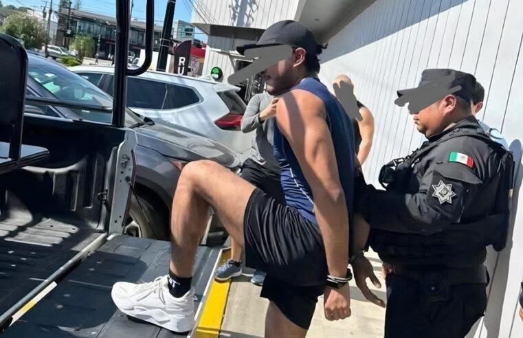 Atrapan a un futuro doctor grabando a hombres que se bañaban en un gimnasio