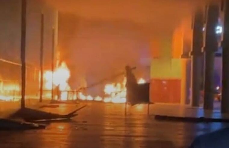 Queman el palacio municipal de Tzucacab por la muerte de un detenido