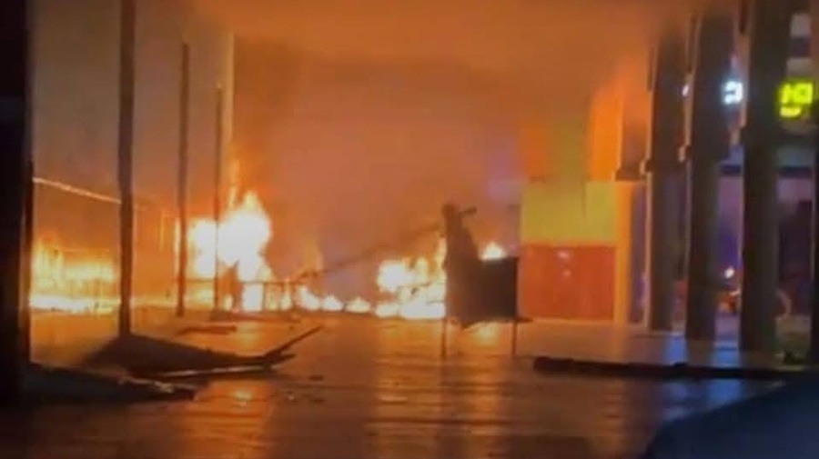 Queman el palacio municipal de Tzucacab por la muerte de un detenido