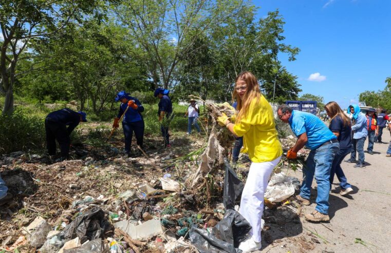 Cecilia Patrón encabeza limpieza en Ciudad Caucel