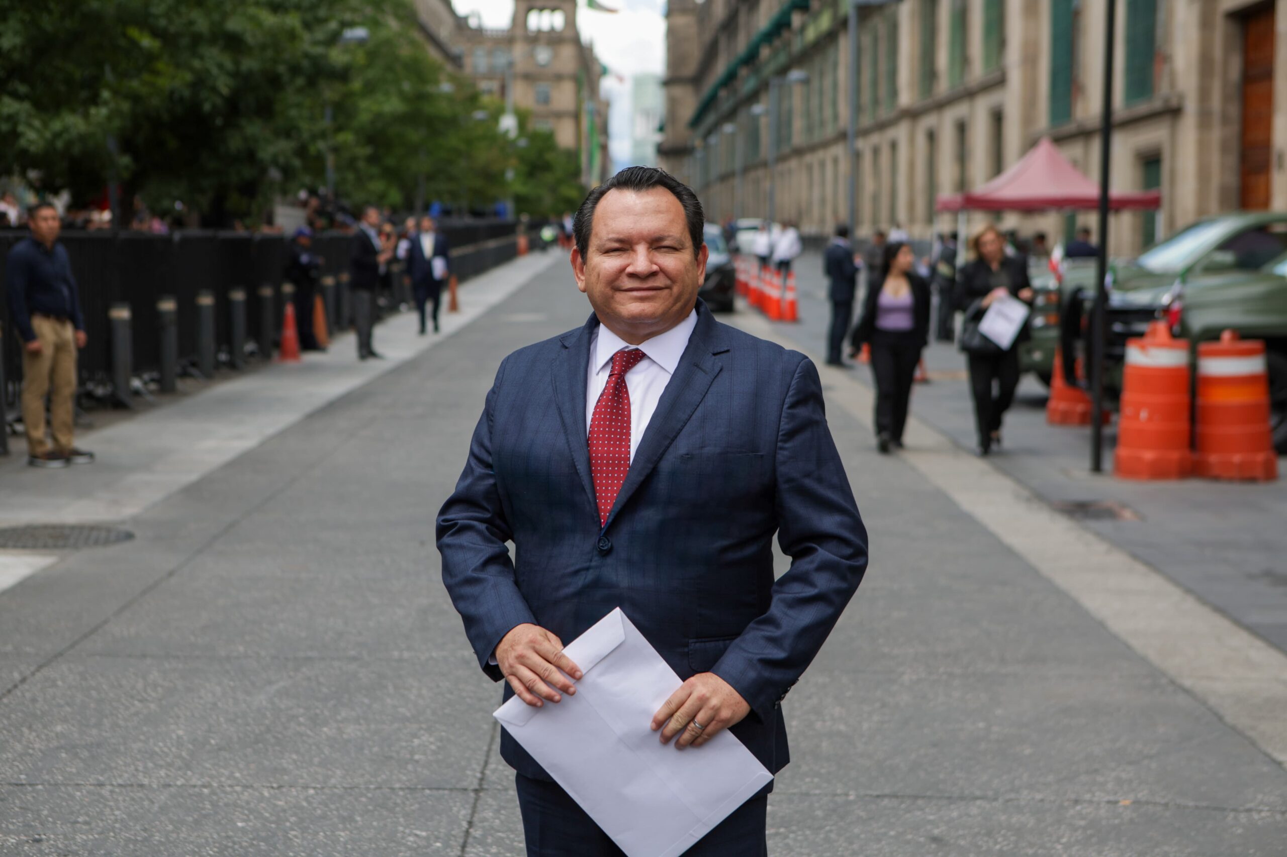 Huacho Díaz reconoce apoyo de la Federación en beneficio de Yucatán