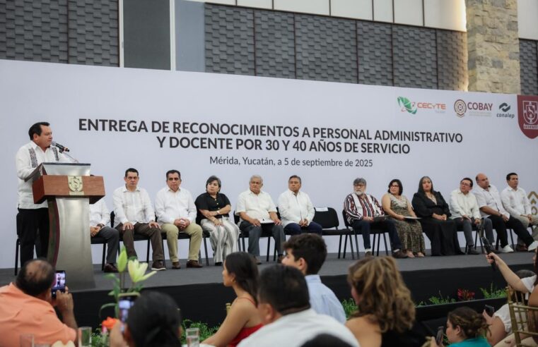 Yucatán amplía aguinaldo a docentes de nivel medio superior 