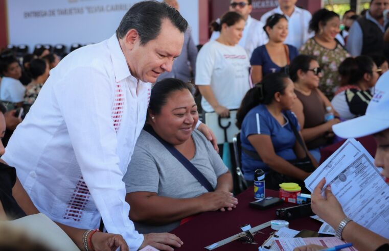 Inicia entrega de tarjetas «Elvia Carrillo Puerto» para madres autónomas de Yucatán