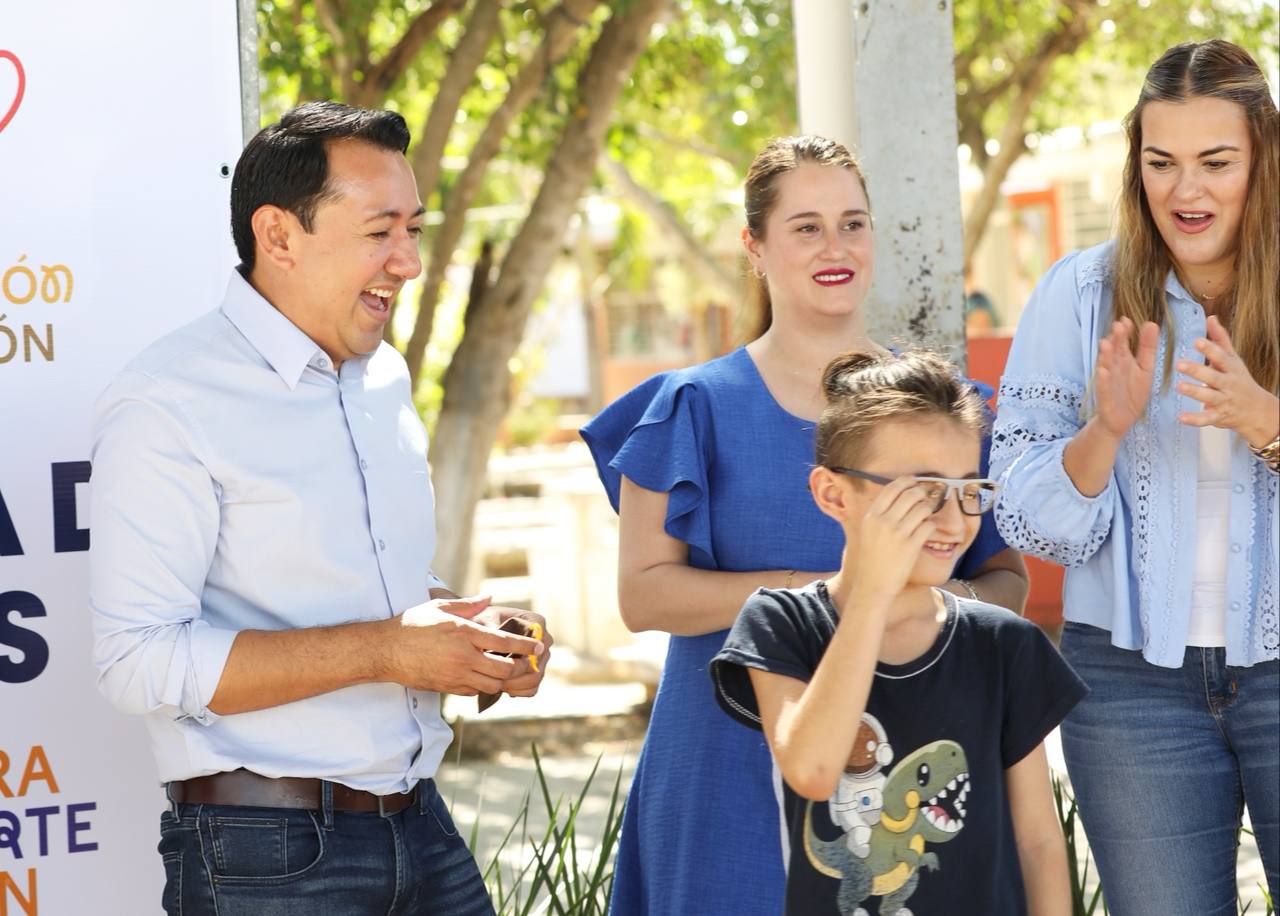 Niñas y niños de Mérida recibirán en este regreso a clases lentes gratuitos con el programa “Ver Mejor”