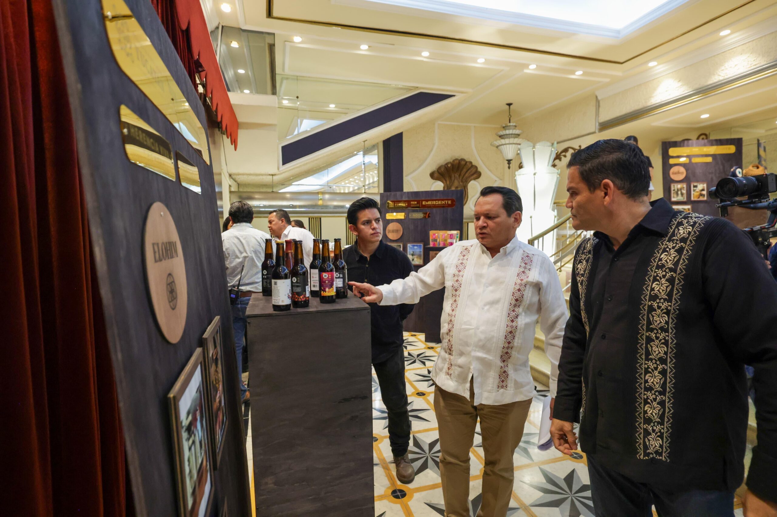 Díaz Mena reafirma apoyo a emprendedoras y emprendedores