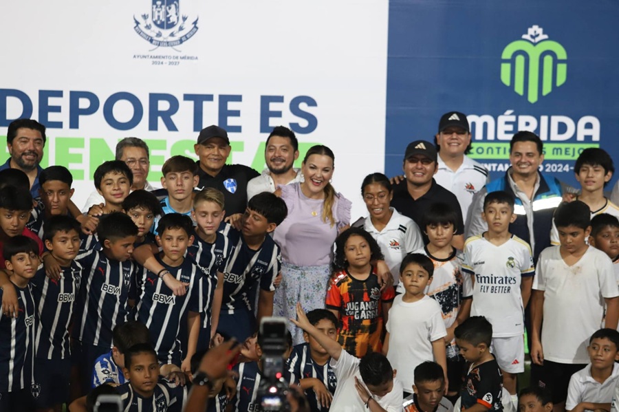 Entrega Cecilia Patrón instalaciones deportivas a la comunidad de Yucalpetén