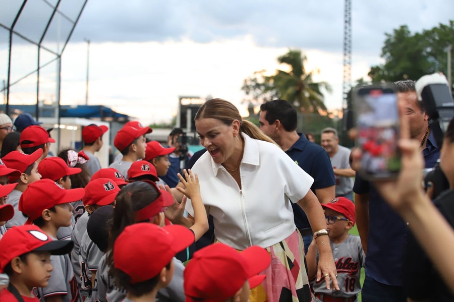 Cecilia Patrón rehabilitará más unidades deportivas en Mérida