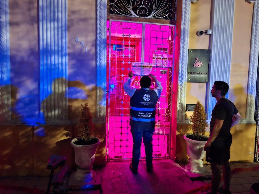 El Ayuntamiento de Mérida atiende queja vecinal y clausura restaurante sin permisos