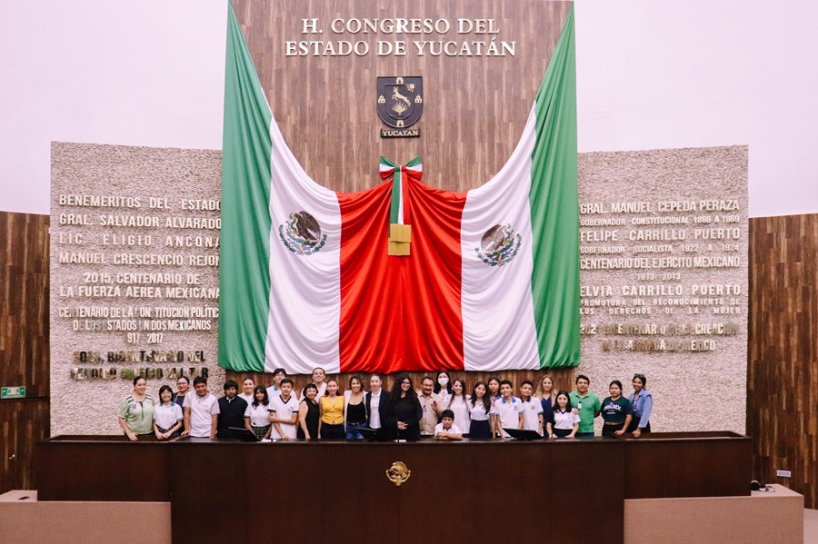 Cabildo Juvenil de Mérida visita el Congreso de Yucatán