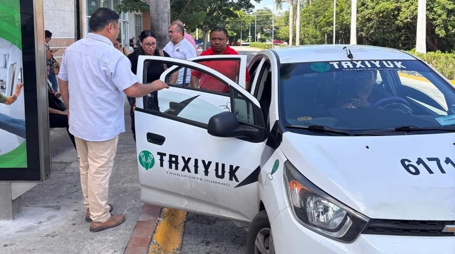 Sacan autobuses del Va y Ven en el Circuito Metropolitano y taxistas ilegales hacen su agosto
