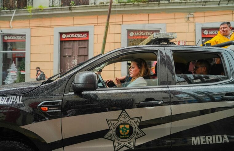 Cecilia Patrón verifica el orden en calles del Centro de Mérida tras la lluvia y el apagón