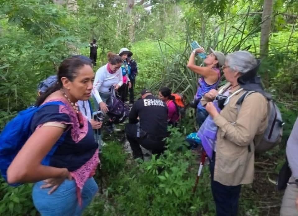 Rescatan a turistas de Monterrey extraviadas en montes de Abalá