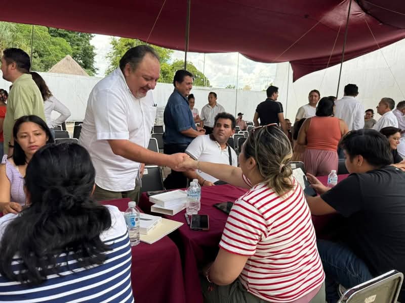 El prianista Panchito Torres se afilia a Morena…Ni se les ocurra devolverlo!