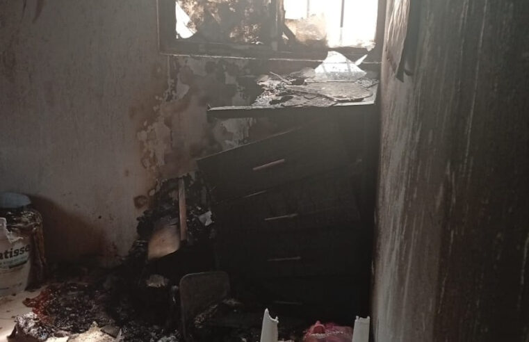 Celular cargándose causa incendio en una casa de Ciudad Caucel