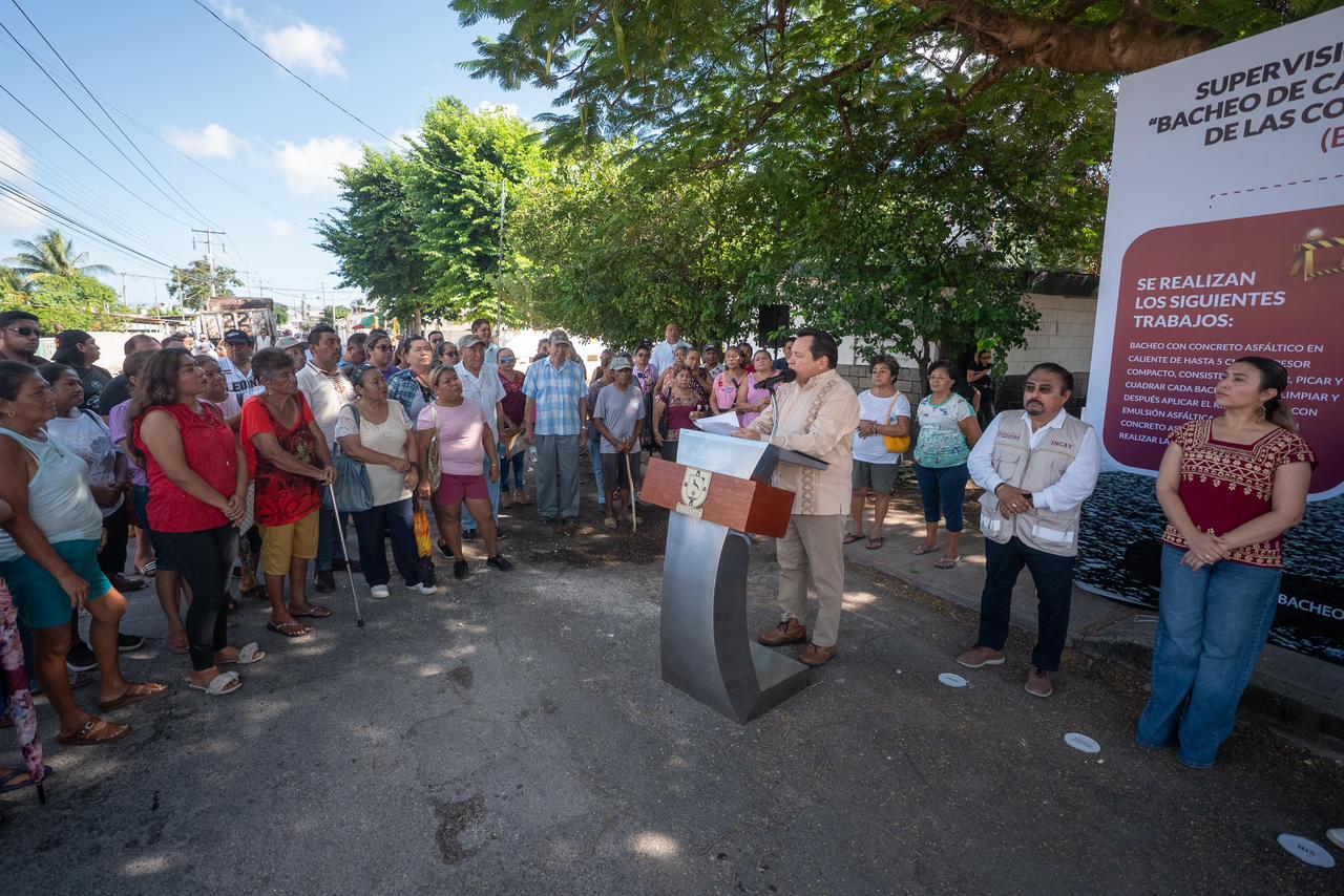Gobierno del Renacimiento Maya bachea y repavimenta 112 calles en el sur de Mérida 
