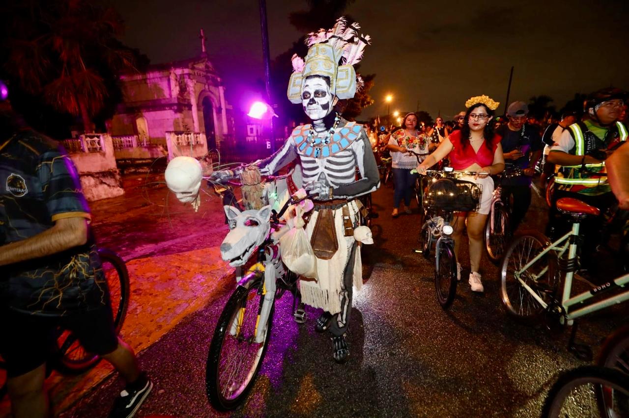 Ayuntamiento de Mérida promueve el uso de la bicicleta en el Festival de las Ánimas 