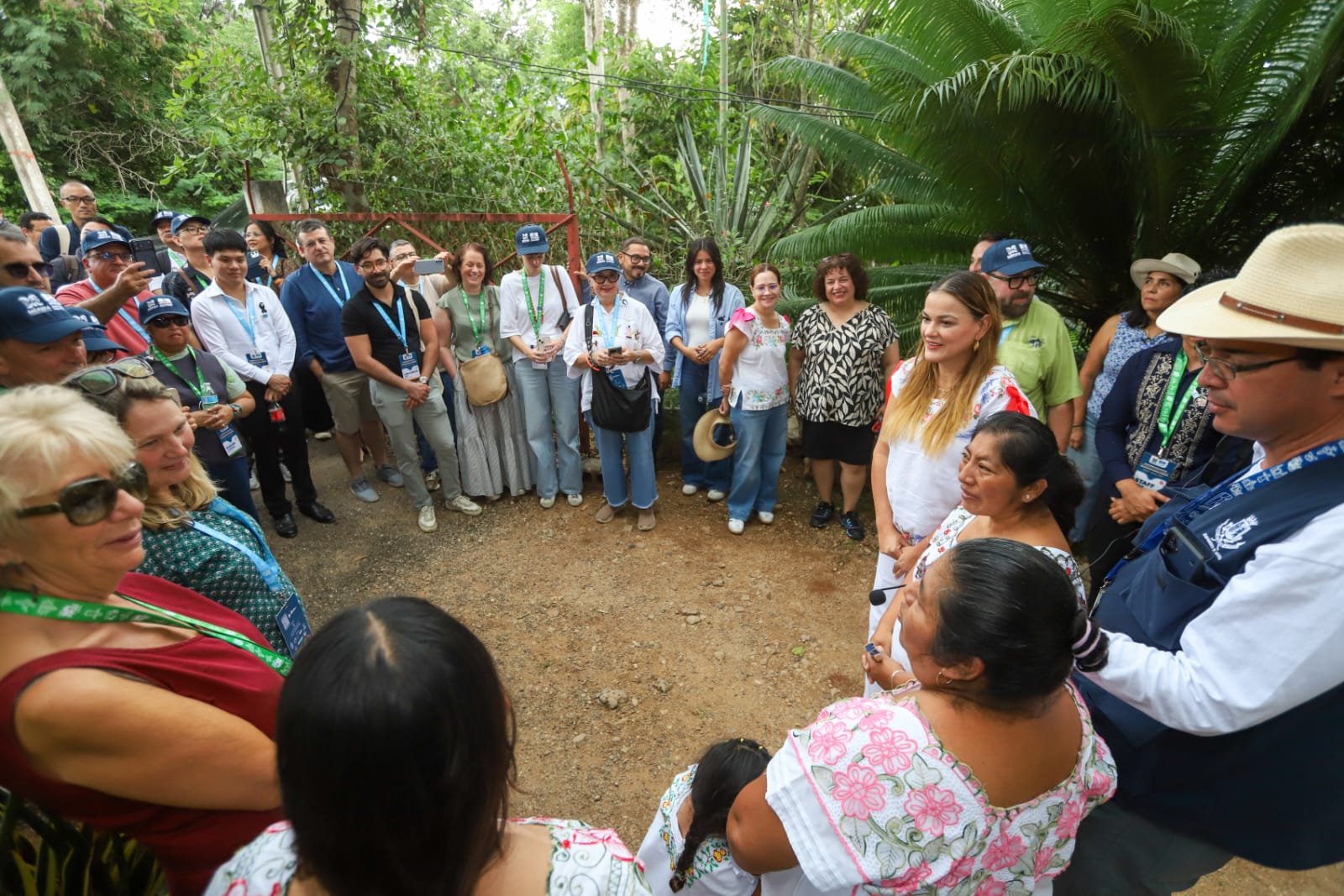 Cecilia Patrón destaca la importancia de preservar la tradición milenaria de la apicultura