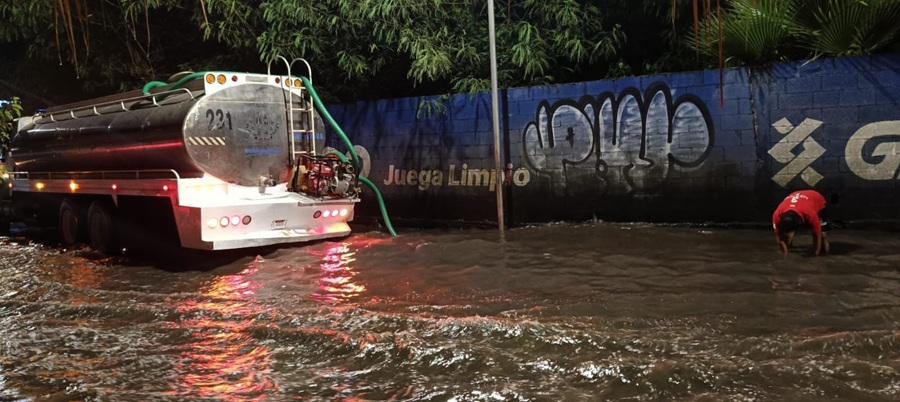 Servicios Públicos supervisa las calles tras intensa lluvia en Mérida