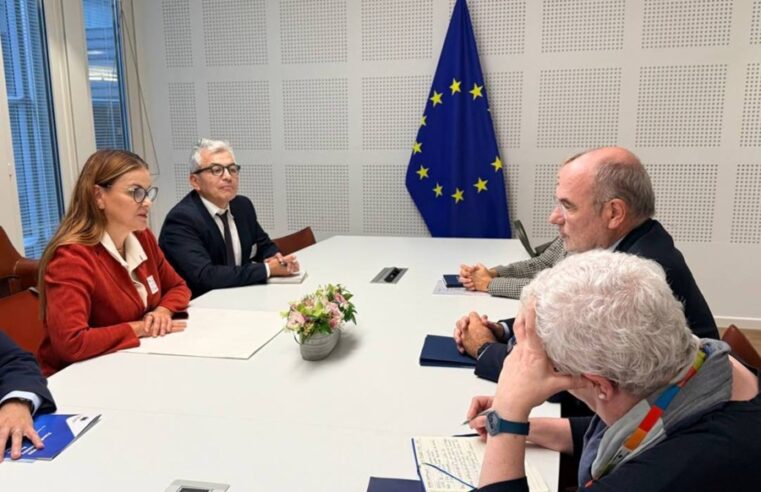 Cecilia Patrón asiste a foro europeo por fondos que fortalezcan programas municipales