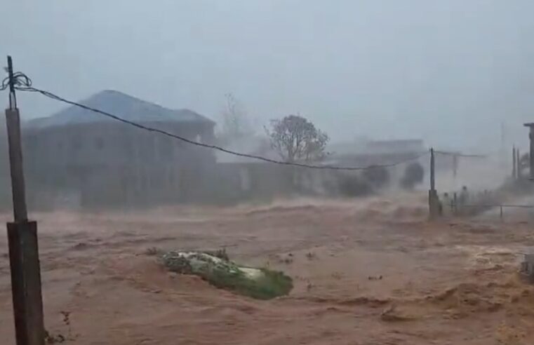 El huracán Melissa devasta Jamaica y se enfila hacia Cuba