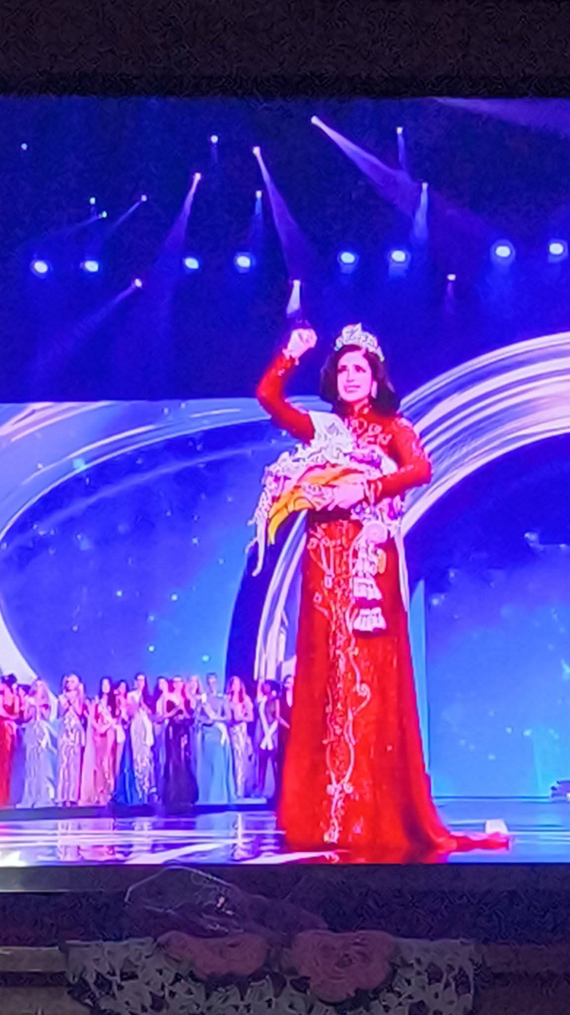 Fátima Bosch es MISS UNIVERSO