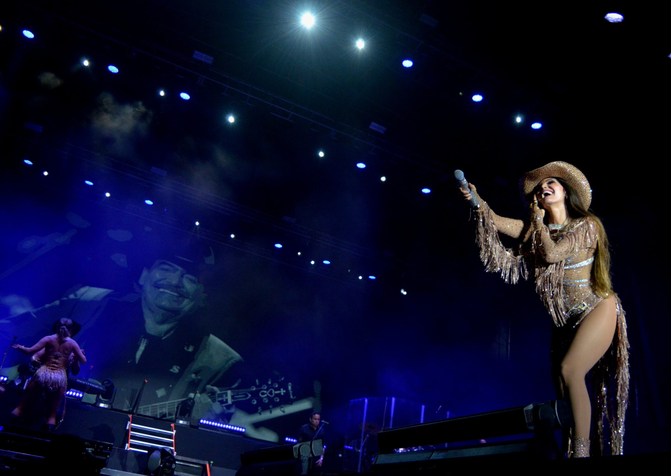 Ana Bárbara conquista el Centro de Espectáculos Montejo en la Feria Xmatkuil 2025