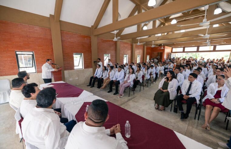 Egresan en Ticul primeros médicos de la Universidad para el Bienestar «Benito Juárez»