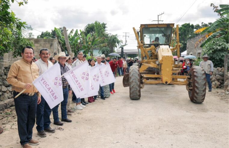 Huacho Díaz impulsa obras para mejorar movilidad en Calotmul 