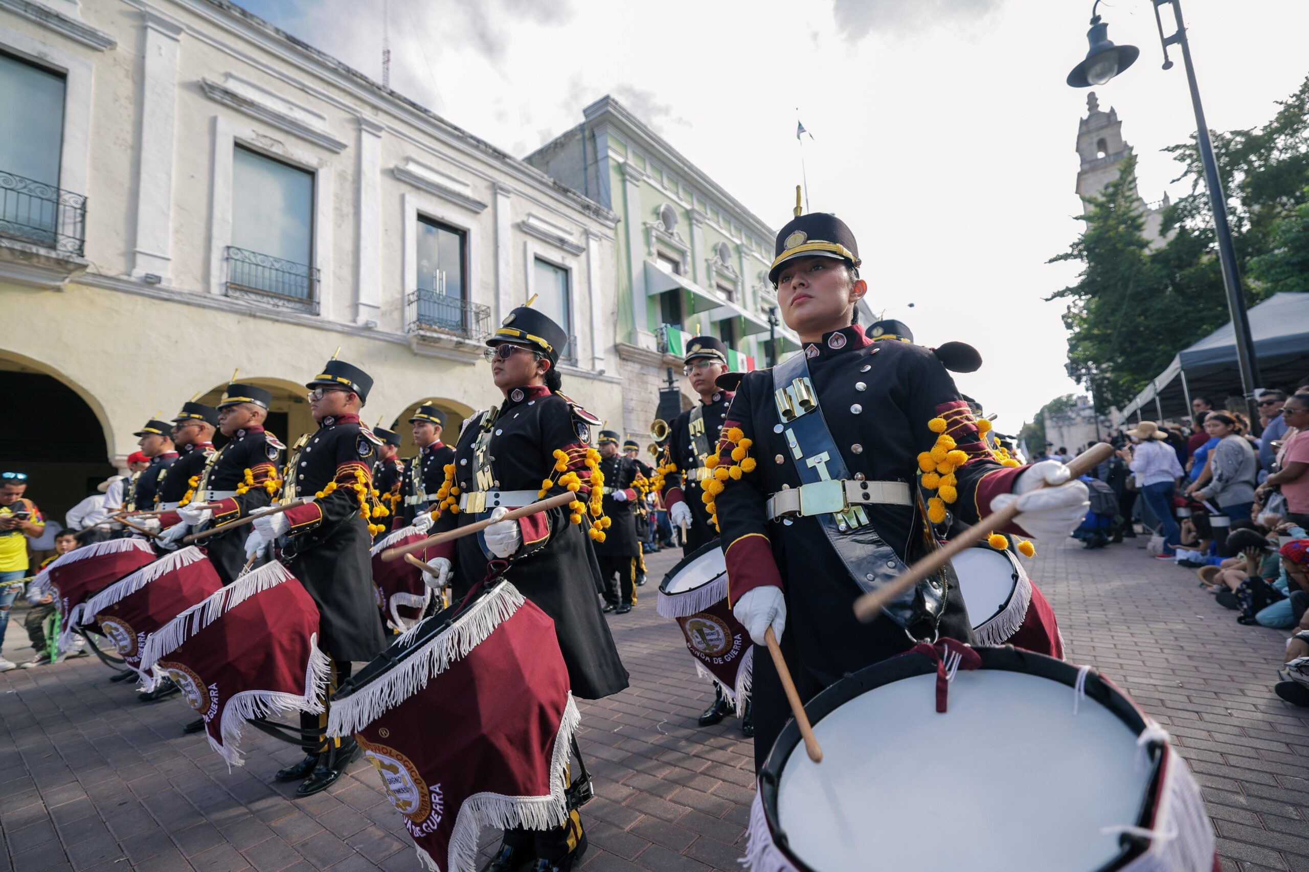 Encabeza el gobernador homenaje cívico y desfile del 115 aniversario de la Revolución 