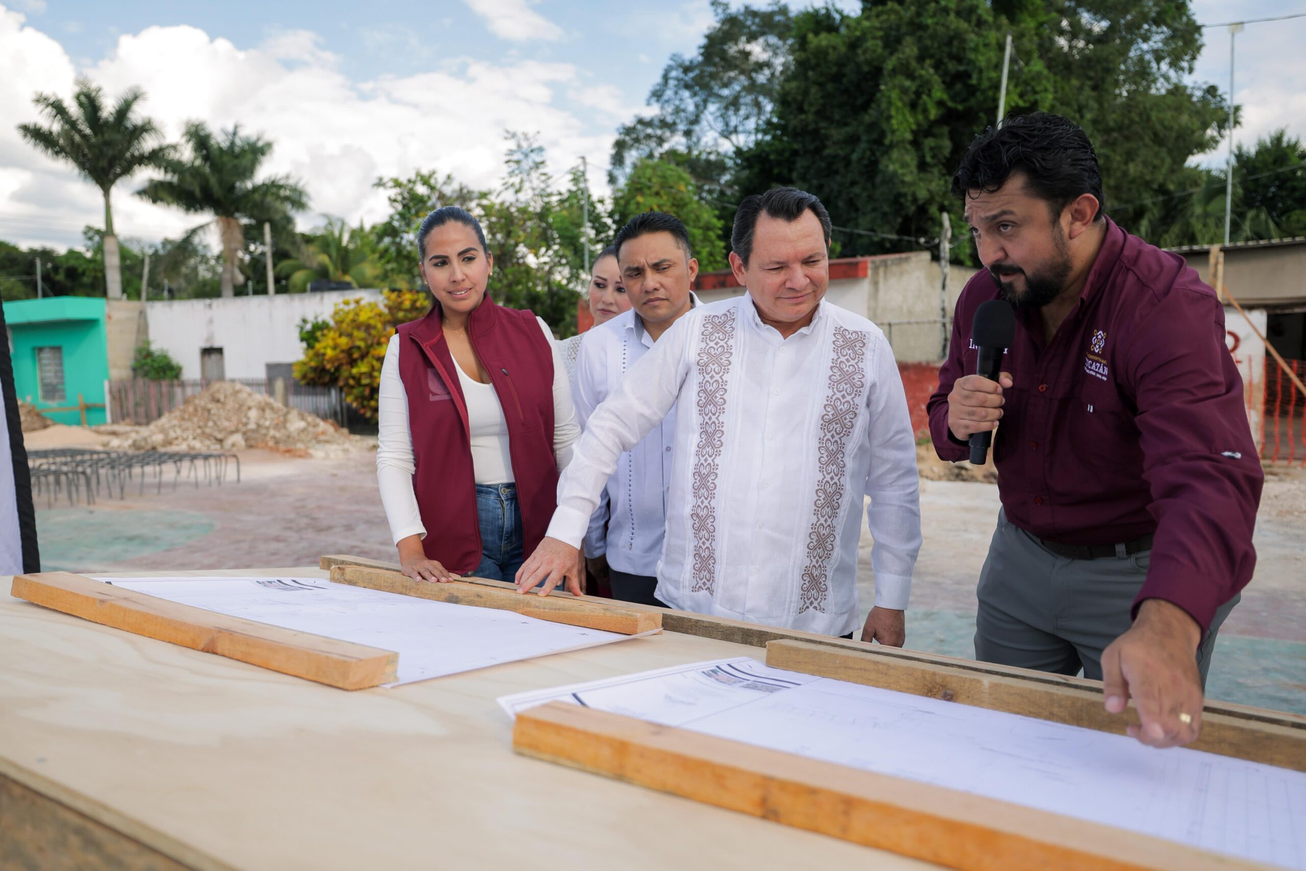Díaz Mena supervisa obras en Panabá y anuncia nuevas inversiones
