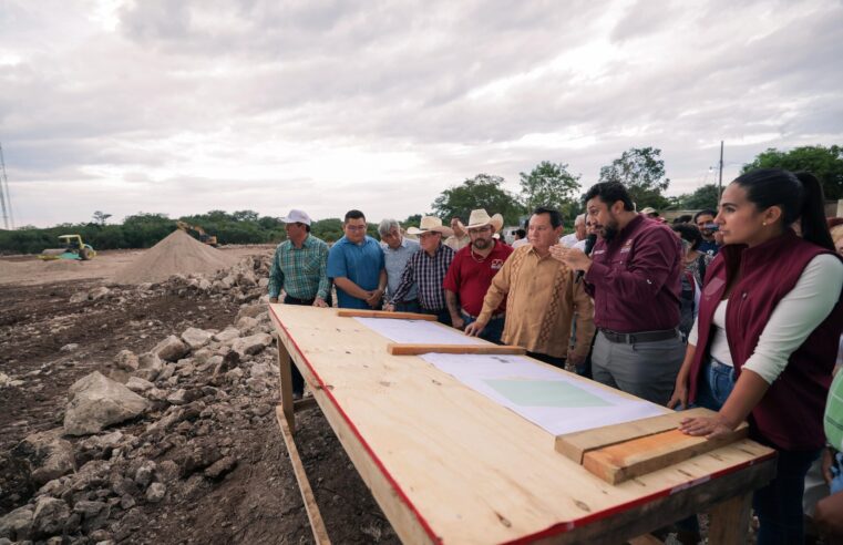 Gobierno del Estado construye campo de fútbol para fomentar deporte en Buctzotz 