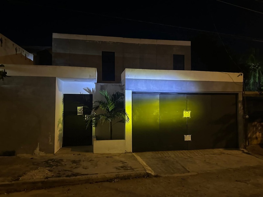 Aseguran en la Salvador Alvarado Sur un Mazda que dejó graves a dos motociclistas