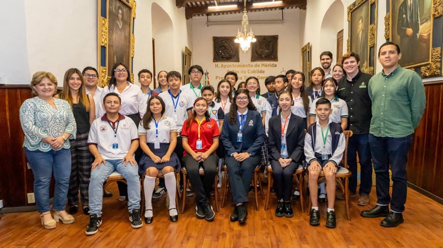 Juventud meridana impulsa la participación ciudadana en la Segunda Sesión del Cabildo Juvenil 2025