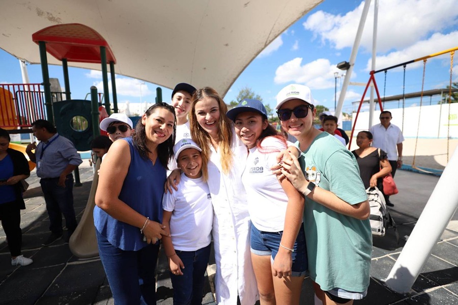 Cecilia Patrón acerca todos los servicios del Ayuntamiento a cada colonia