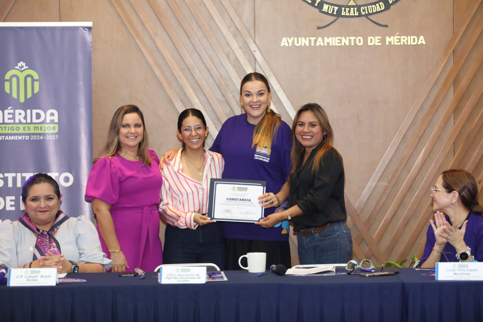 En Mérida condenamos y combatimos cualquier tipo de violencia hacia las mujeres: Cecilia Patrón