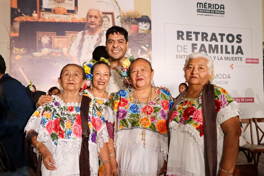 Mérida celebra legado e identidad de mujeres mayores con moda, arte y memoria