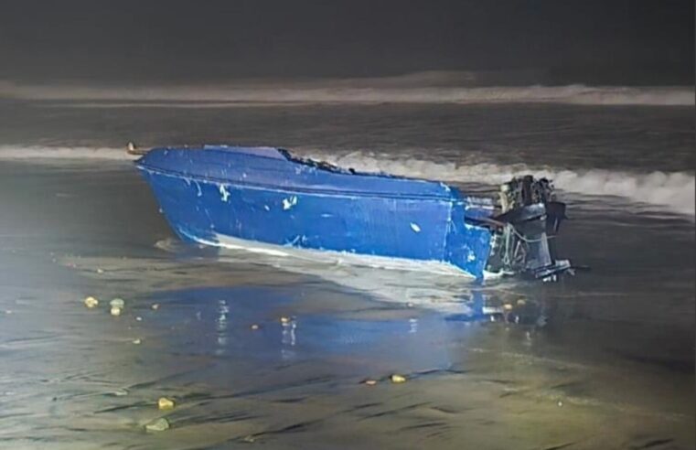 Mueren cuatro migrantes tras volcadura de un bote en Estados Unidos