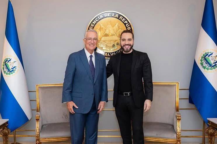 Salinas Pliego se reúne con Bukele en El Salvador