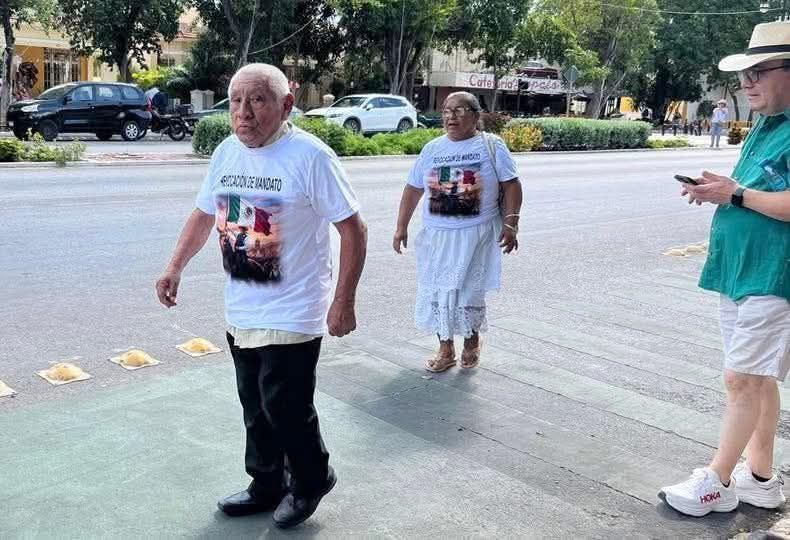 Fundador de Morena marchó contra Sheinbaum en Mérida, en la protesta de la Generación Z