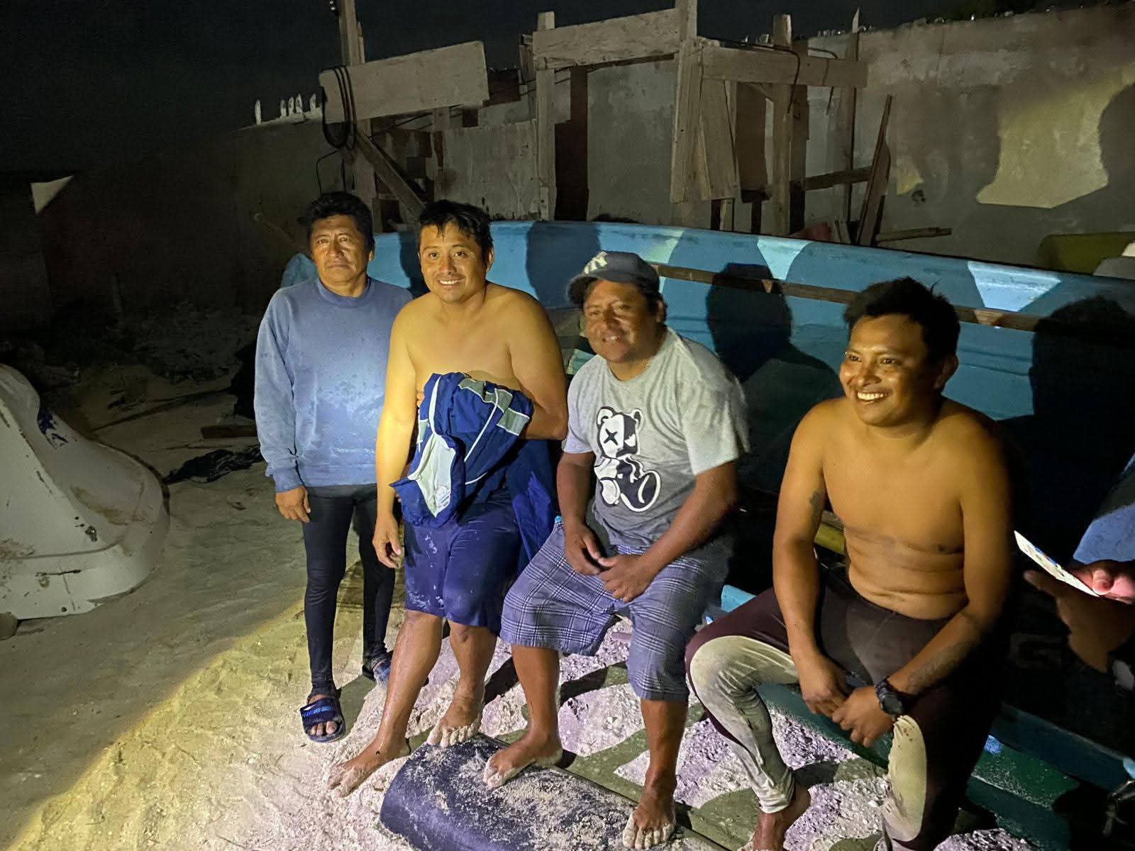 Rescate de cuatro pescadores por avería de embarcación 20 kilómetros mar adentro