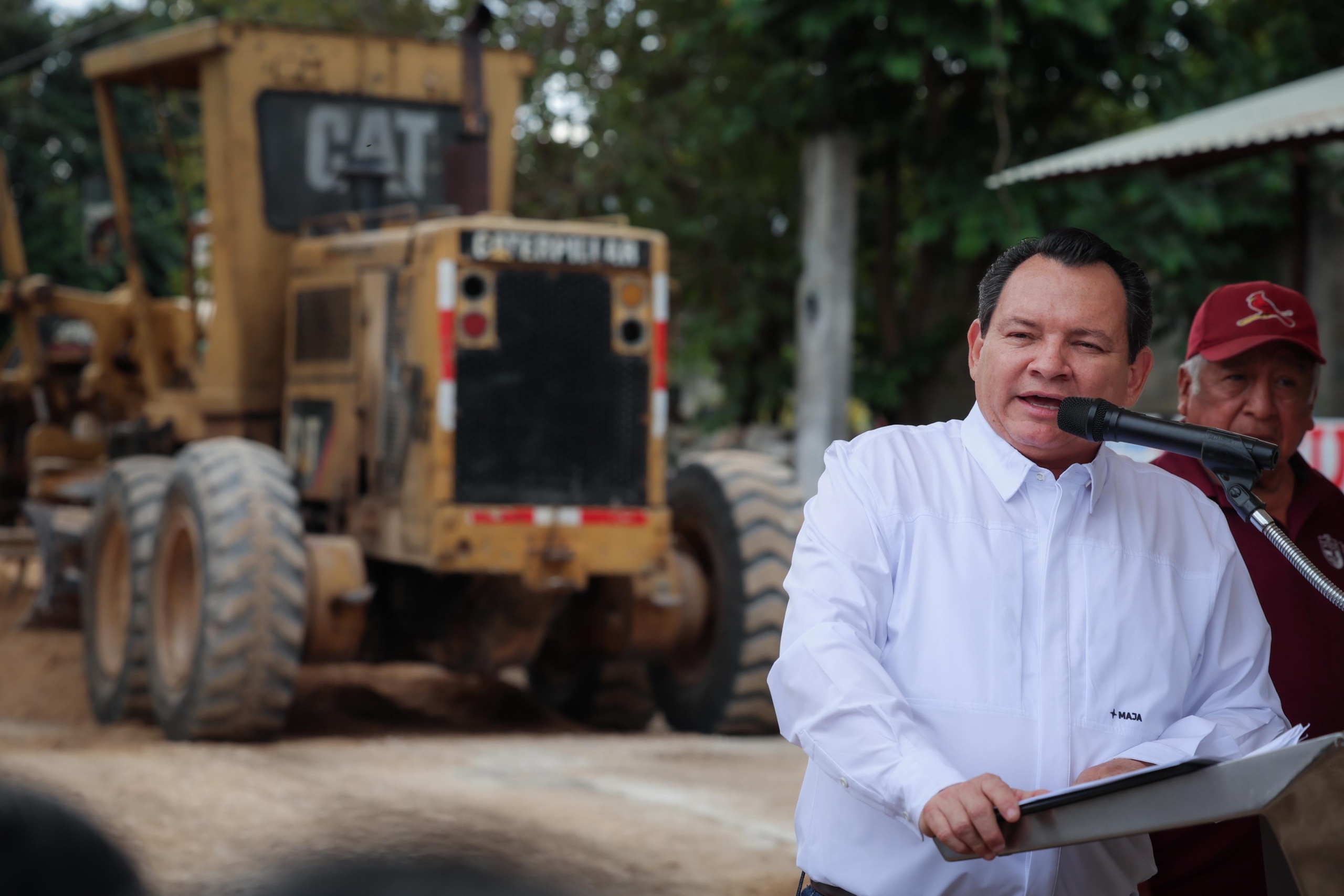 Renacimiento Maya reconstruye calles en Tekal de Venegas