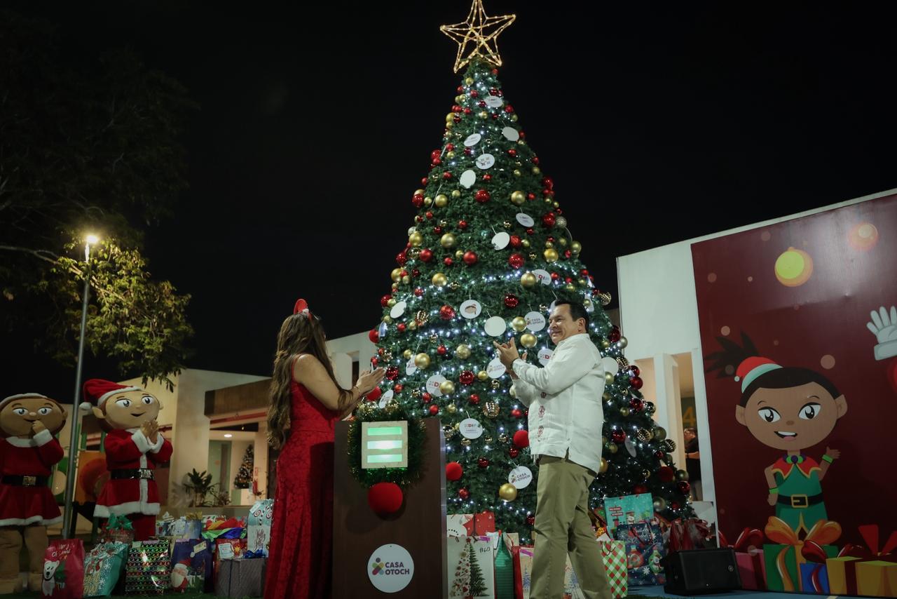 Llevan la magia de la Navidad a niñas, niños y adolescentes de Casa Otoch